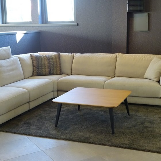 bob salontafel toonzaal